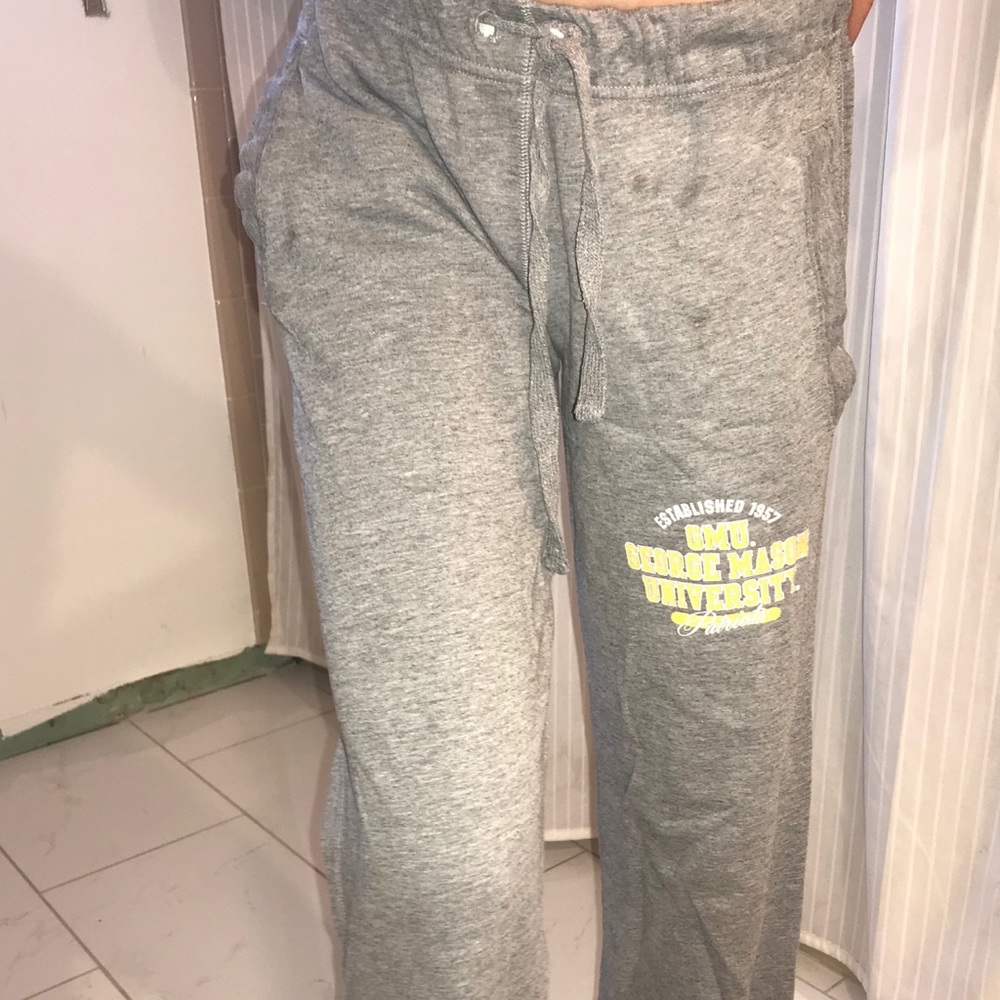 GEORGE MASON UNIVERSITY SWEATPANTS!